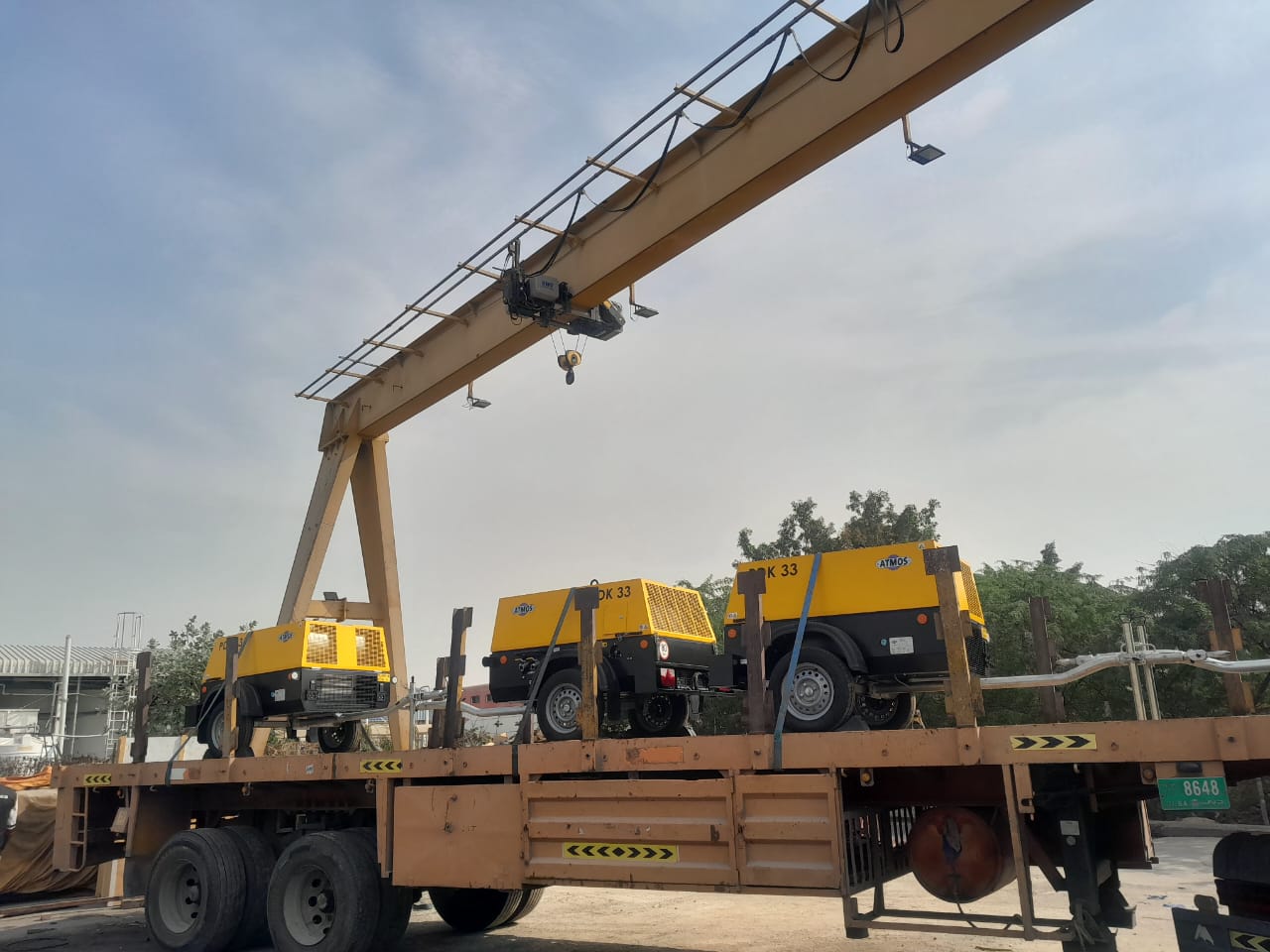 rapid-runway-surface-repair-and-maintenance-at-uae-airports-using-portable-air-compressors